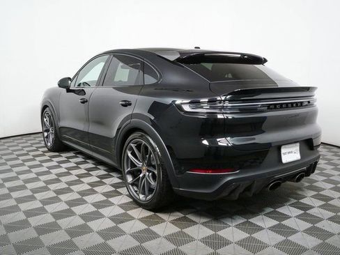Certified 2025 Porsche Cayenne Turbo GT image 3