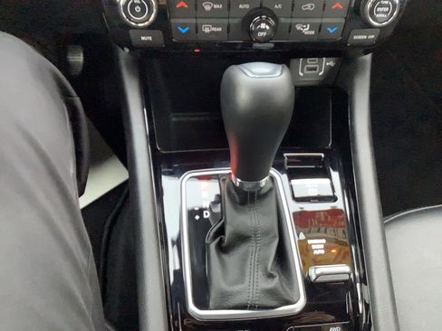 Certified 2024 Jeep Compass Limited image 14