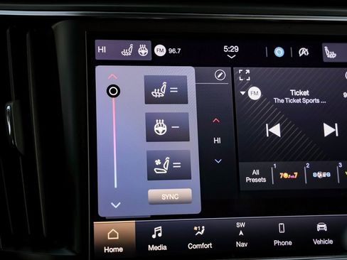 Used 2022 Maserati Levante Trofeo image 13