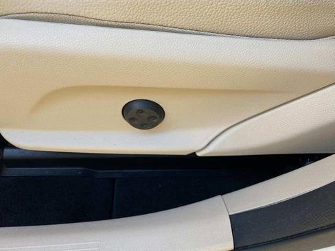 Used 2021 Mercedes-Benz GLC 300 GLC 300 image 16