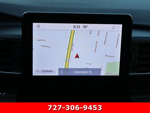 Used 2022 Ford Explorer Limited w/ Equipment Group 301A RWD image 3