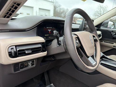 Used 2023 Lincoln Aviator AWD w/ Premium Package image 21