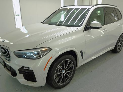 Used 2019 BMW X5 xDrive40i w/ M Sport Package image 5