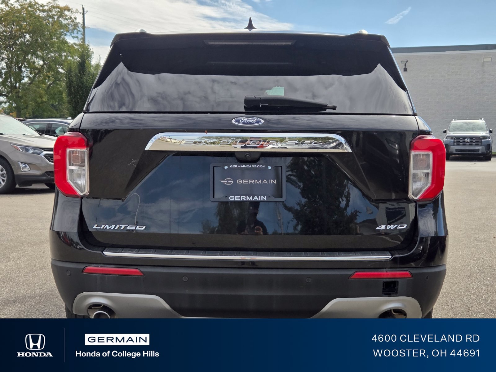 Used 2024 Ford Explorer Limited AWD/4WD image 18