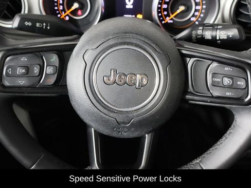 Used 2018 Jeep Wrangler Unlimited Sport S AWD/4WD image 7