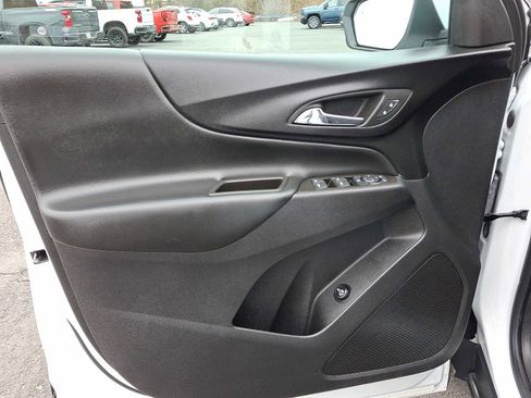 Used 2023 Chevrolet Equinox LT image 12