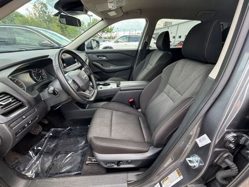 Used 2025 Nissan Rogue SV FWD image 28