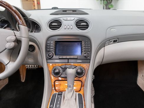 Used 2006 Mercedes-Benz SL 500 image 16