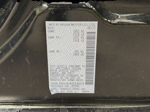 Used 2025 Nissan Altima 2.5 SV FWD image 28