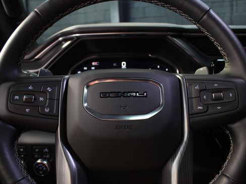 Used 2026 GMC Sierra 1500 Denali Ultimate w/ LPO, Black Badging Package AWD/4WD image 75