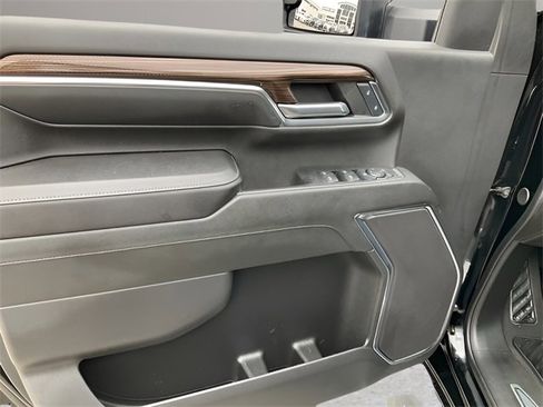 Used 2024 Chevrolet Silverado 2500 LT image 6