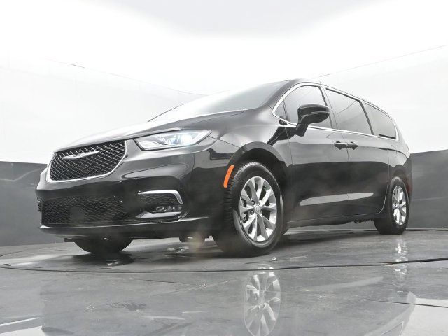 Used 2026 Chrysler Pacifica Limited FWD image 27