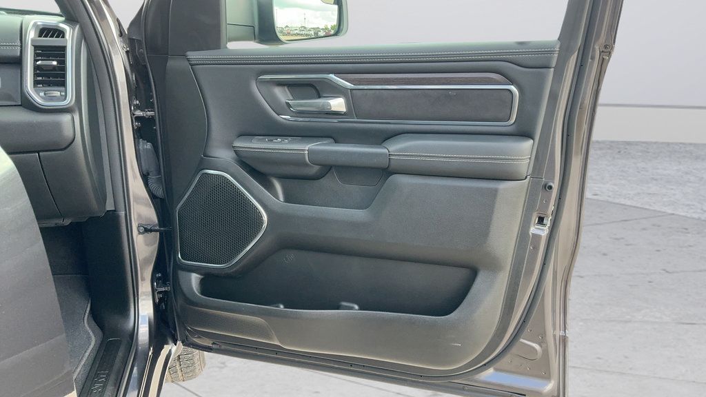 Used 2026 RAM 1500 Laramie AWD/4WD image 23