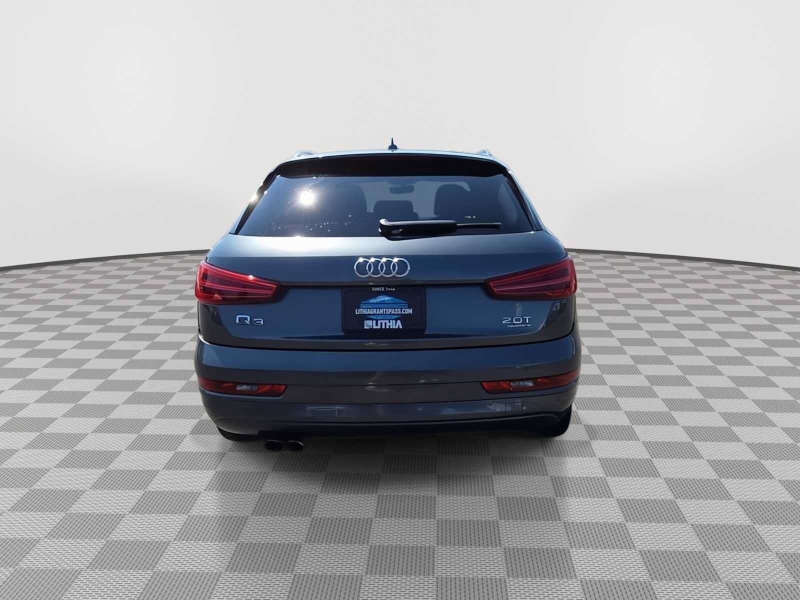 Used 2018 Audi Q3 2.0T Premium Plus w/ Premium Plus Package AWD/4WD image 7