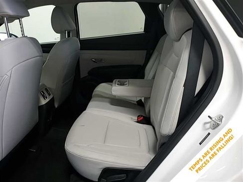 Used 2025 Hyundai Tucson SEL FWD image 16
