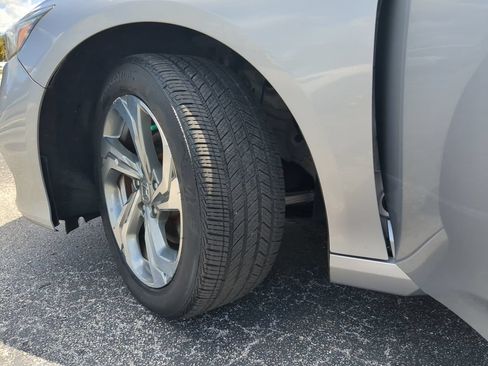 Used 2018 Honda Accord EX image 33