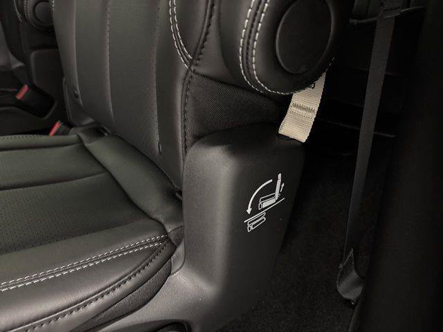New 2026 Chrysler Pacifica Select w/ S Appearance Package AWD/4WD image 35