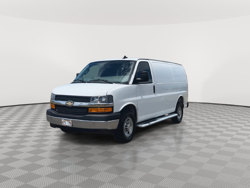 Used 2025 Chevrolet Express 2500 w/ Driver Convenience Package RWD image 4