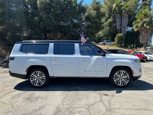 Used 2023 Jeep Grand Wagoneer L Series III AWD/4WD image 3
