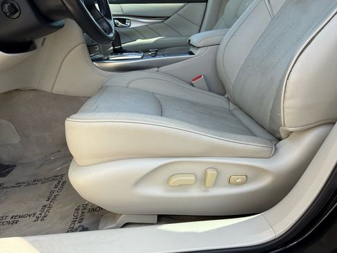 Used 2013 INFINITI M35 w/ Premium Pkg image 16