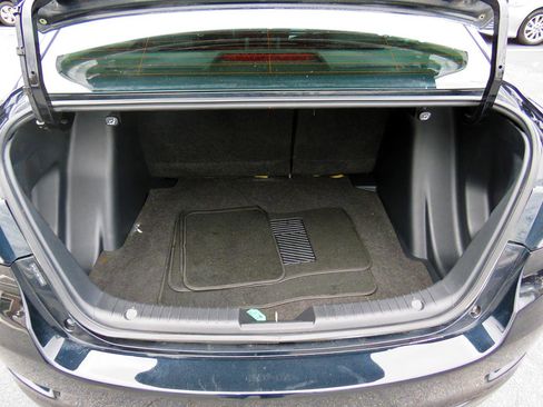 Used 2019 Toyota Yaris LE image 16