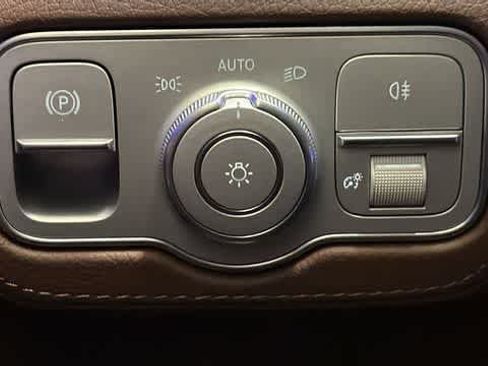 Certified 2024 Mercedes-Benz GLS 580 4MATIC image 17
