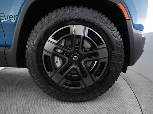 Used 2024 Rivian R1S Adventure AWD/4WD image 20