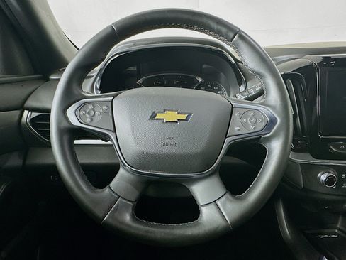 Used 2023 Chevrolet Traverse LT image 18
