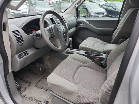 Used 2012 Nissan Frontier SV w/ SV Premium Utility Pkg image 15