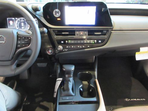 New 2025 Lexus ES 350 image 34