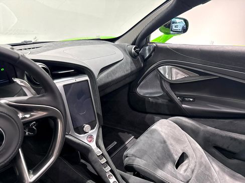 Used 2024 McLaren 750S Spider image 22