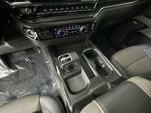 Used 2024 Chevrolet Silverado 1500 ZR2 w/ Technology Package image 18