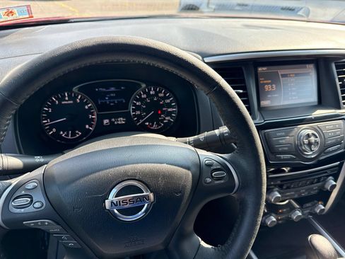 Used 2014 Nissan Pathfinder SV AWD/4WD image 13