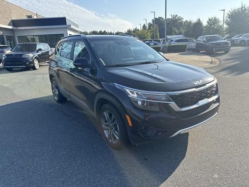 Certified 2023 Kia Seltos S FWD image 3