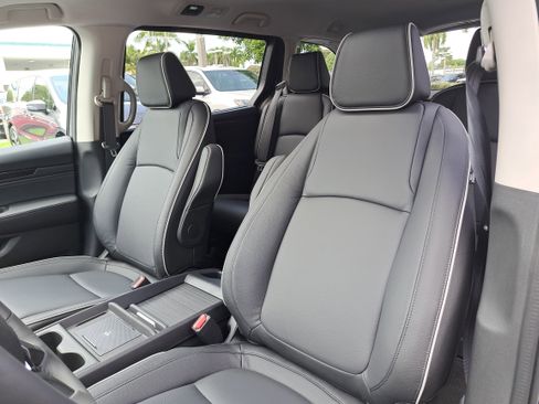 New 2026 Honda Odyssey Touring image 18