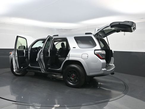 Used 2023 Toyota 4Runner SR5 Premium w/ Moonroof Package RWD image 37