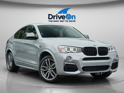 Used 2018 BMW X4 M40i image 15