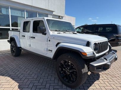 Used 2025 Jeep Gladiator Sport