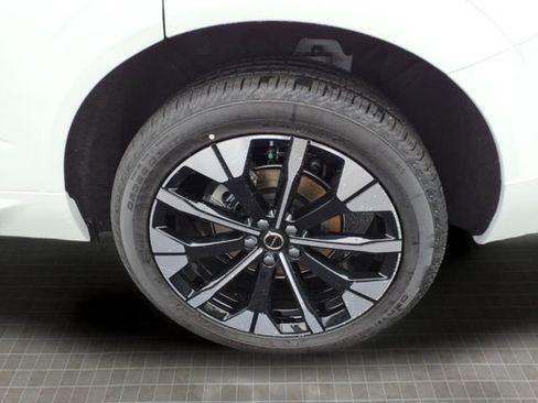 New 2026 Volvo XC60 B5 Plus w/ Protection Package Premier AWD/4WD image 10
