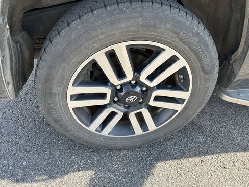 Used 2018 Toyota 4Runner SR5 image 11