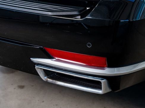 Used 2022 Cadillac Escalade Premium Luxury image 26