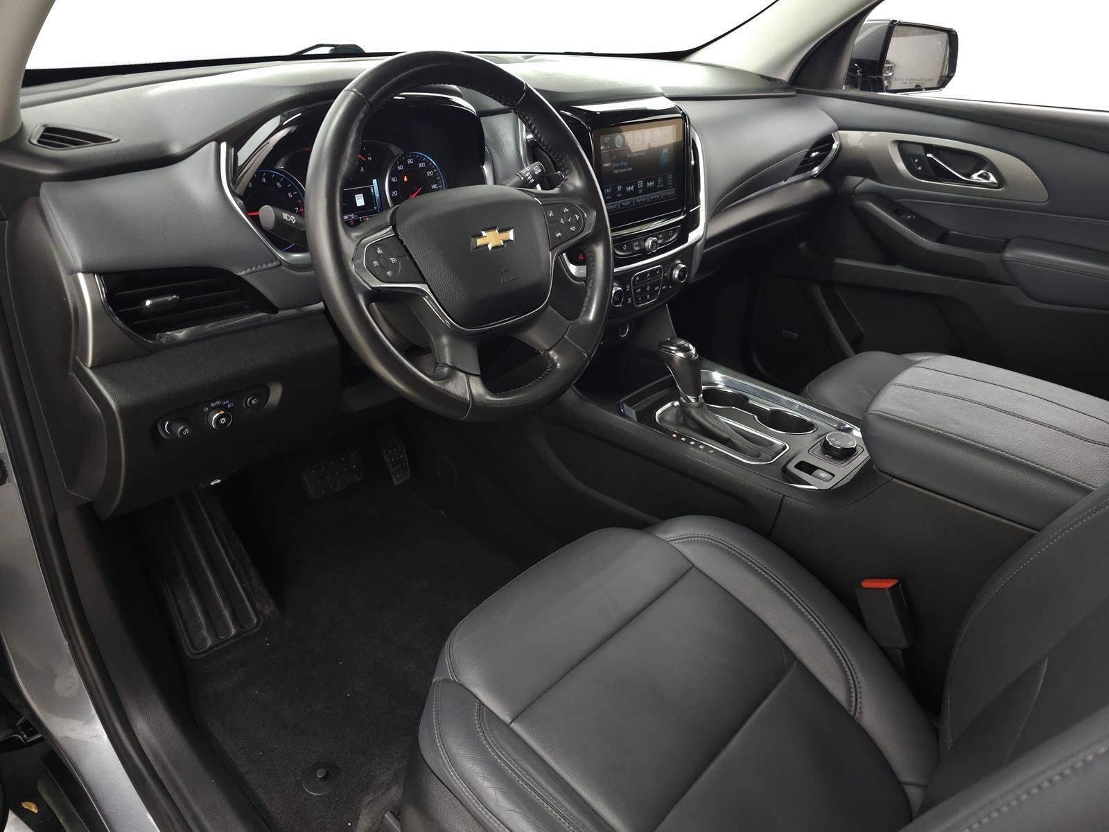 Used 2018 Chevrolet Traverse LT w/ LPO, Floor Liner Package AWD/4WD image 14