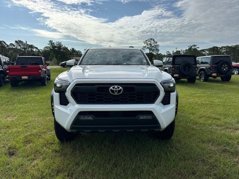 Used 2025 Toyota Tacoma TRD Off-Road AWD/4WD image 8