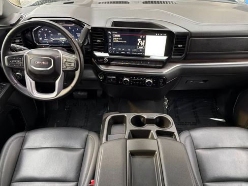 Used 2025 GMC Sierra 1500 SLT image 3