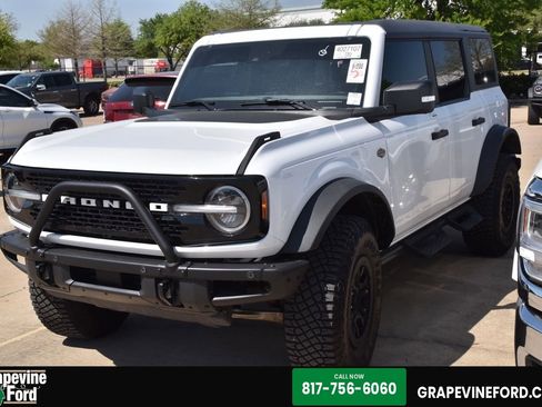 Used 2023 Ford Bronco Wildtrak image 1