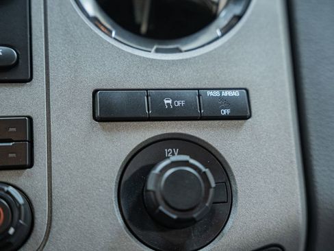 Used 2016 Ford F250 XLT w/ XLT Interior Package AWD/4WD image 32