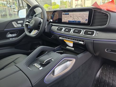 Used 2026 Mercedes-Benz GLS 450 4MATIC image 18