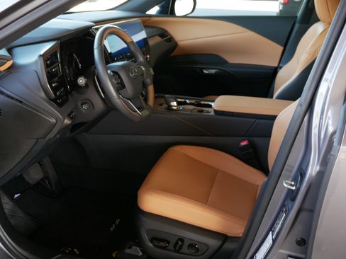 Used 2023 Lexus RX 350 Premium Plus w/ Accessory Package (Z1) image 4