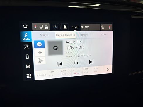 Used 2023 Chrysler Voyager LX FWD image 20