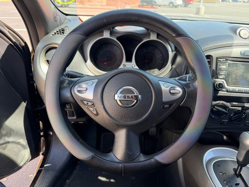 Used 2016 Nissan Juke S FWD image 10